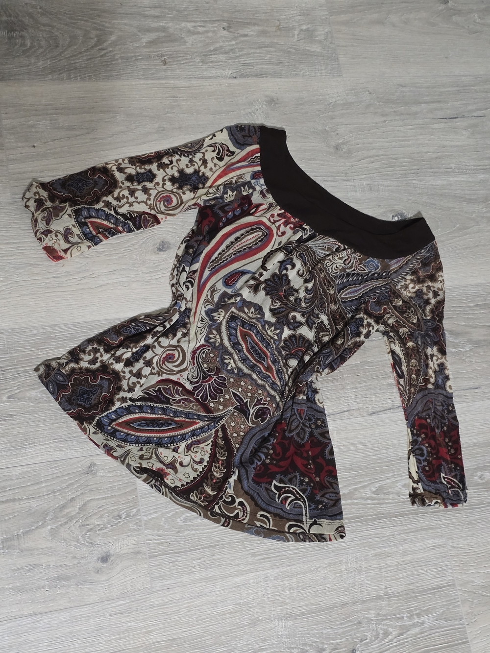 Women’s Paisley Scoop-Neck Long Sleeve Top - Multicolor
